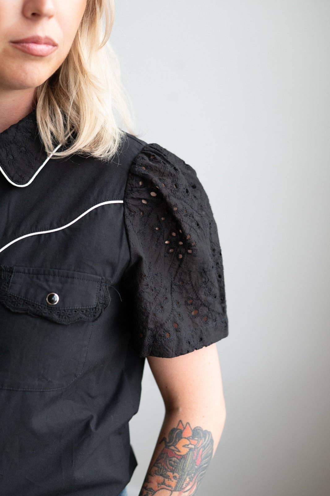 Blackjack Eyelet Pearl Snap
