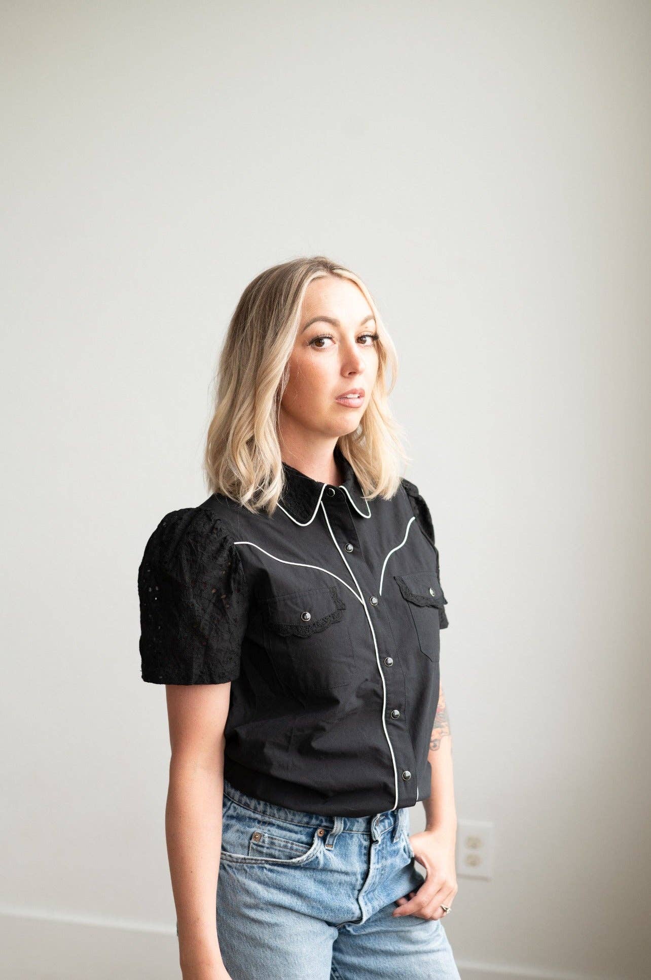 Blackjack Eyelet Pearl Snap