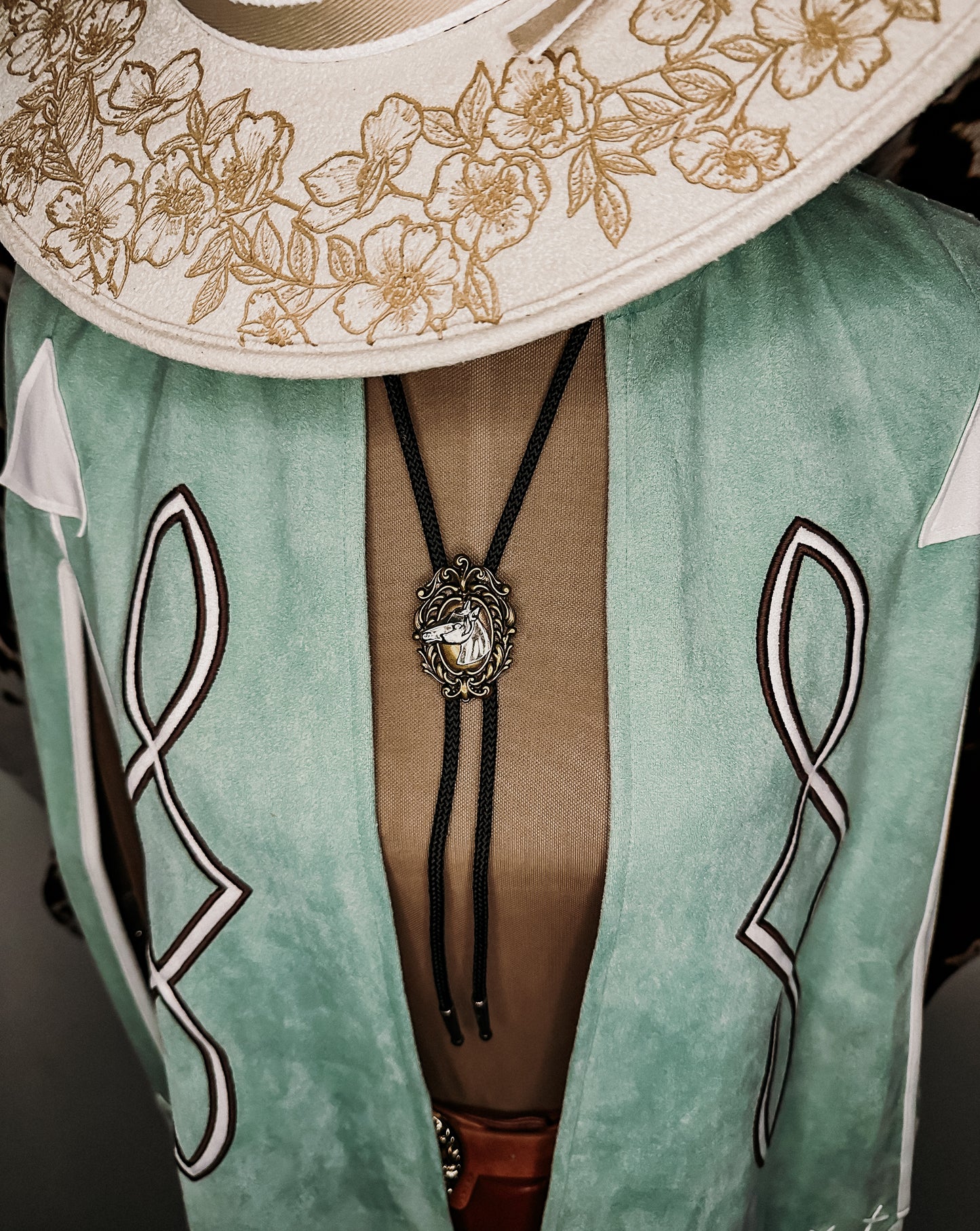 Victorian Reign Bolo