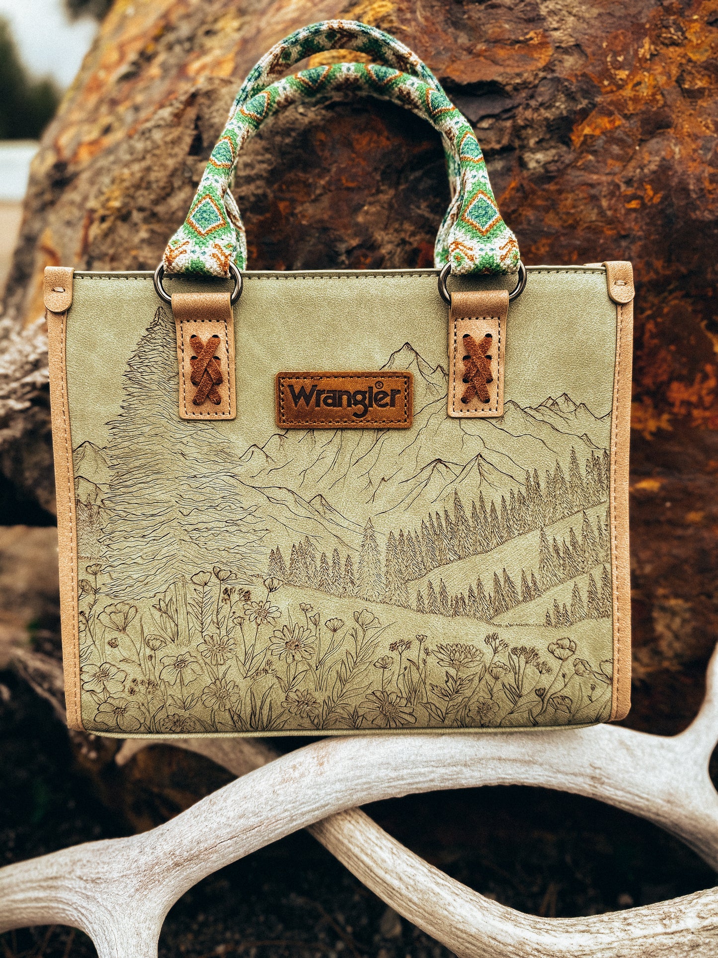 Wildflower Ridge Wrangler Purse
