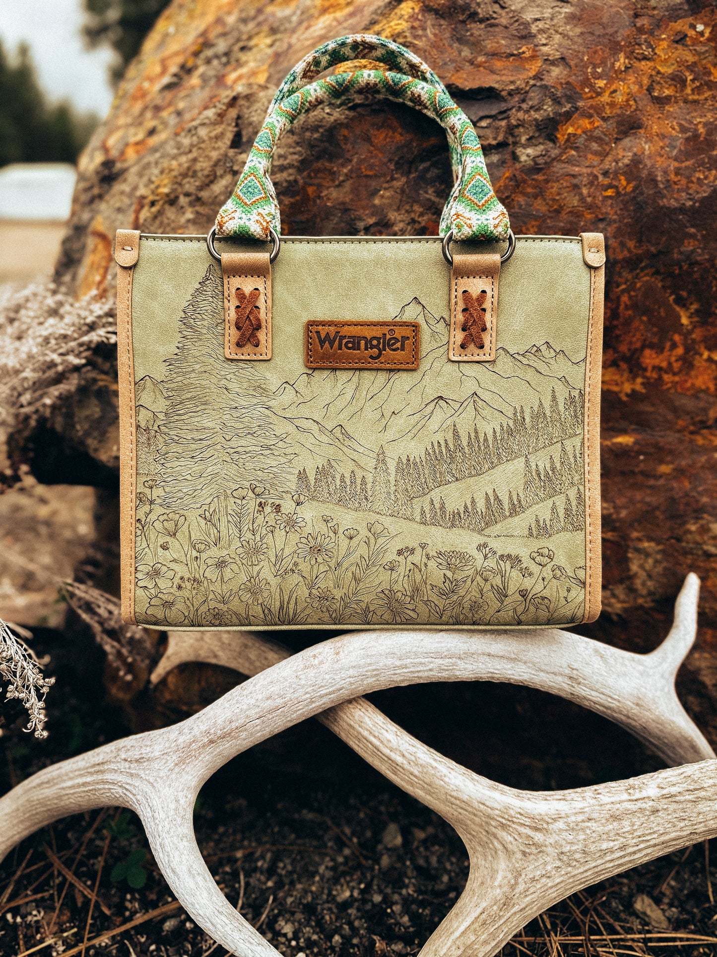 Wildflower Ridge Wrangler Purse