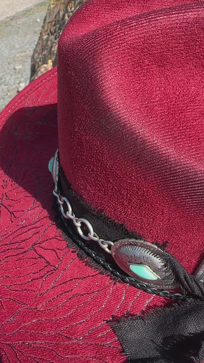 The Mountain Run Hat